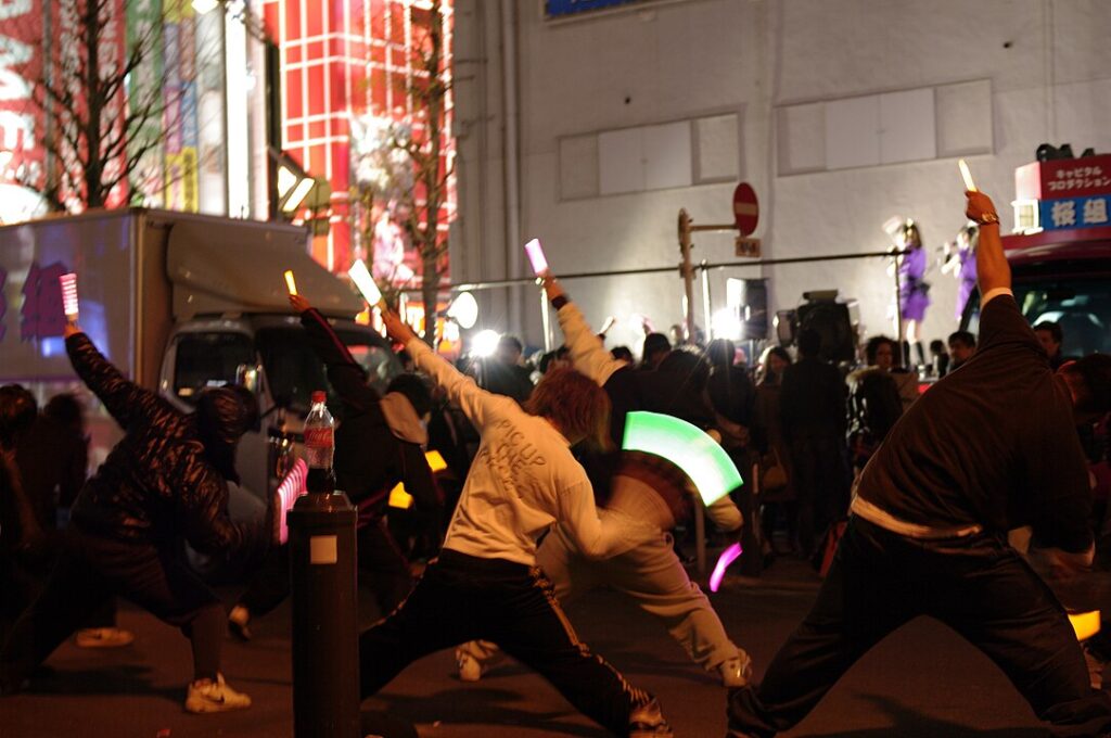 1084px-Wotagei_in_Akihabara